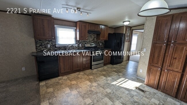 Building Photo - 2221 S Prairie Ave Rental