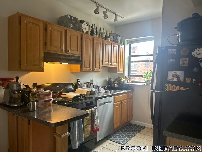 Photo - 1932 Beacon St Unit 5