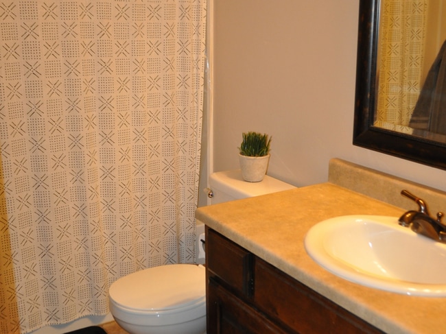 Photo - Spacious Pleasant Grove Townhome