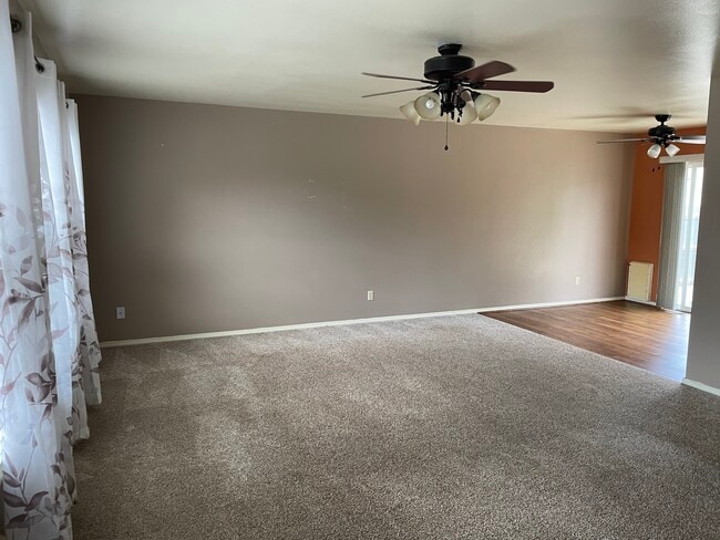 Photo - 131 50th Ave