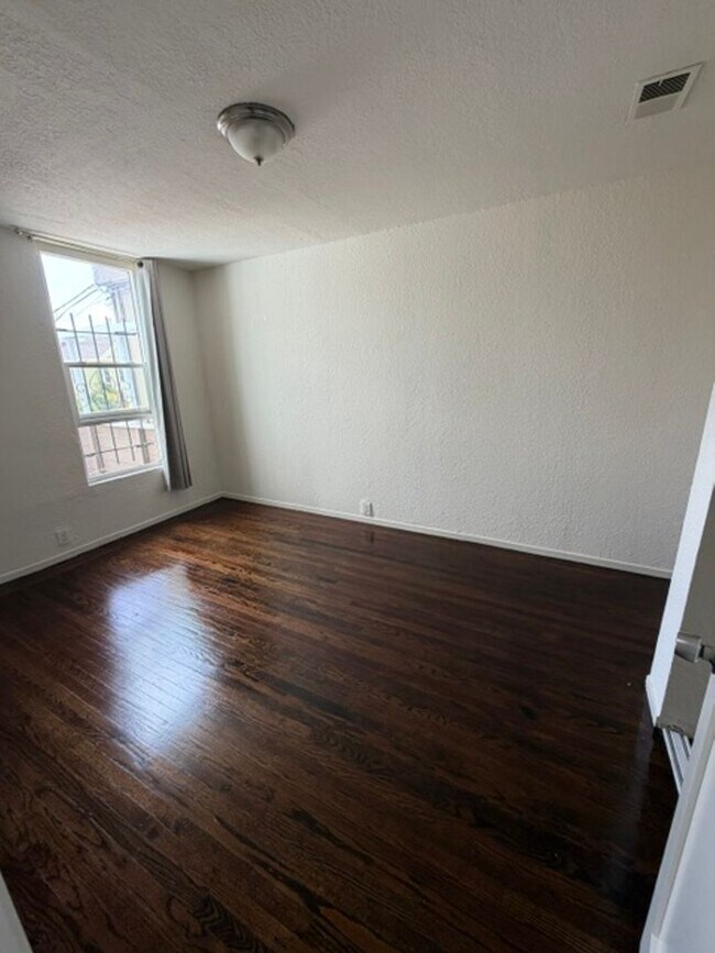 3033 West St Unidad Upper
