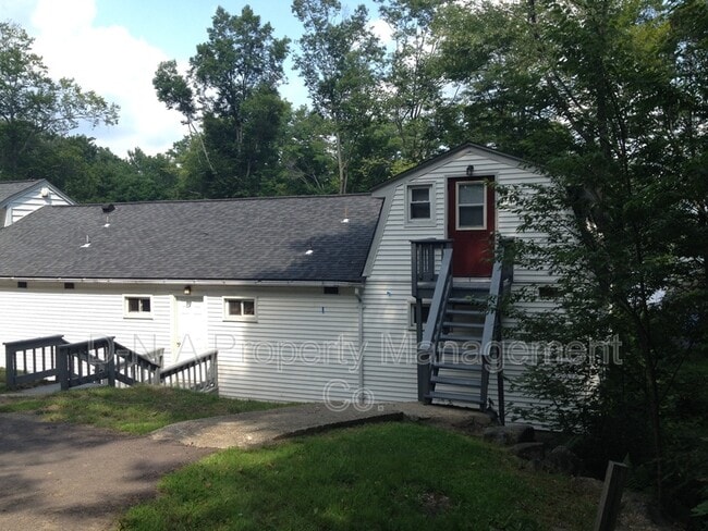 Building Photo - 106 3rd St Unit #15