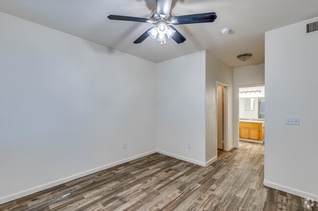 3 BR, 2 BA (Laurel) - 1,204 SF
