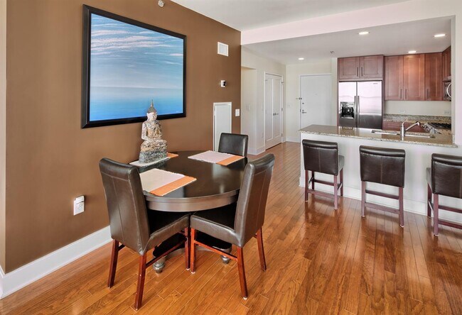 Photo - 1125 Maxwell Ln Unit 1125