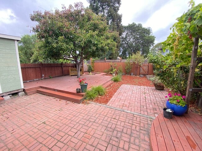 Photo - Advent - Low Deposit Bright Home W/ Laundr...