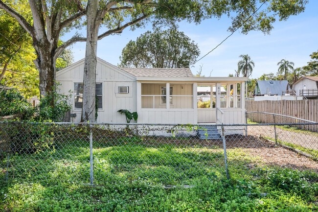 Photo - 619-629 Woodlawn St Unit 619 Woodlawn St