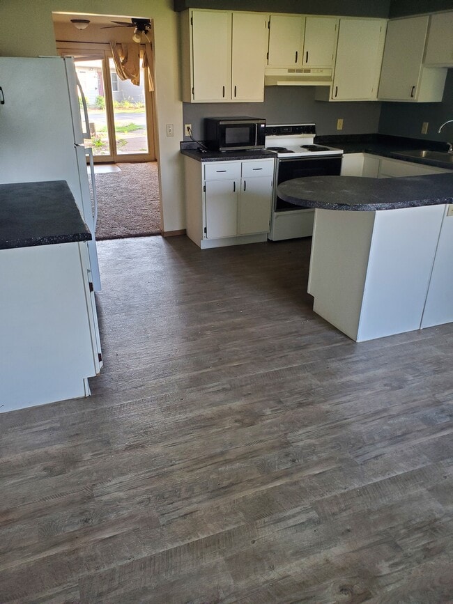 Building Photo - 1316 N Hume Ave Unit C104 Rental