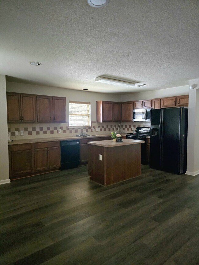 Photo - 15618 Sweet Maple Ct