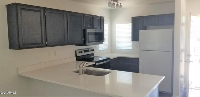 Photo - 1120 N Val Vista Dr