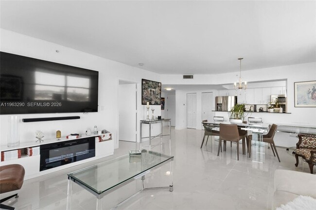 Building Photo - 1625 Kennedy Cswy Unit 1205G