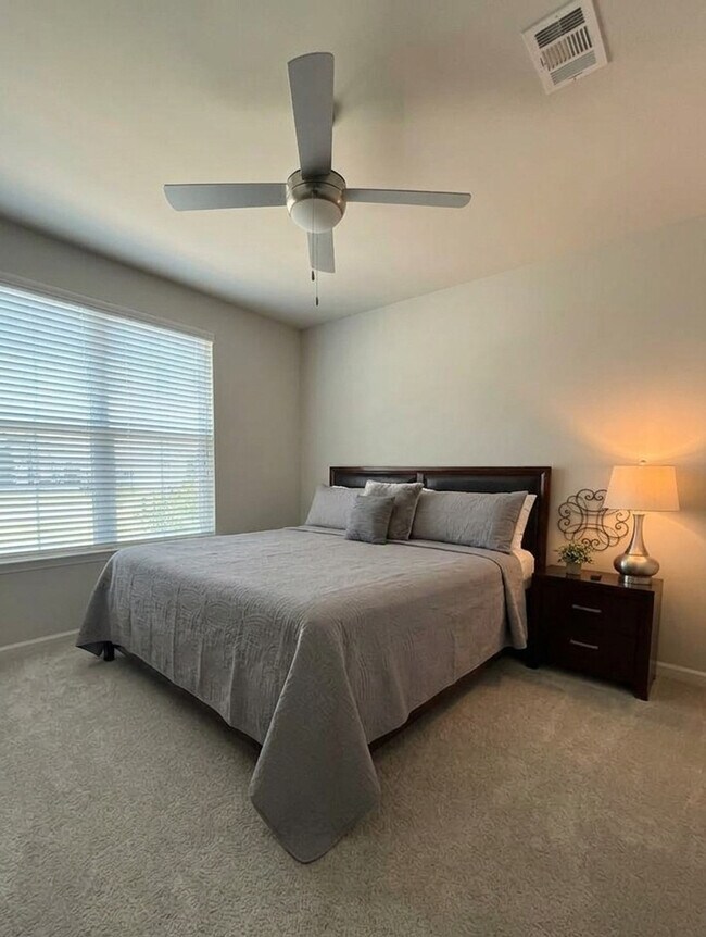 30 Market Point Dr Unit SI FL2-ID1631349P