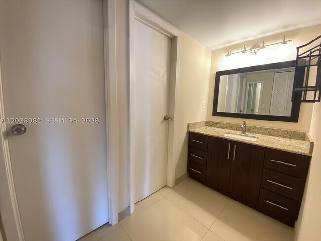 Photo - 3401 N Country Club Dr Unit 504