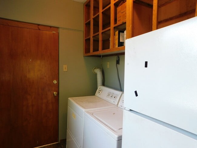 Photo - 113 S Oak St