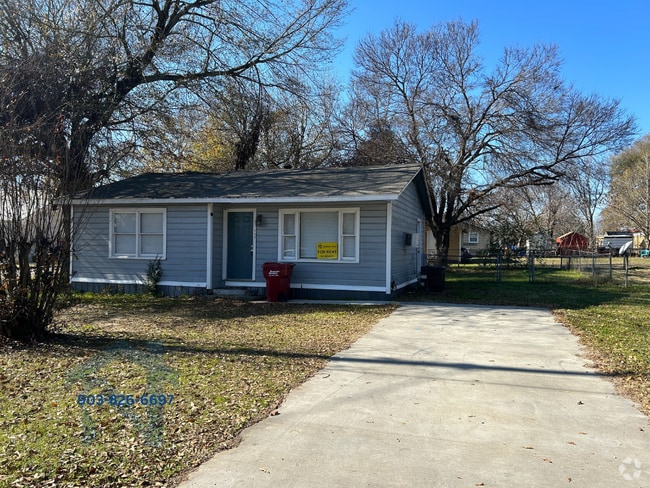 Building Photo - 701 4th St Rental