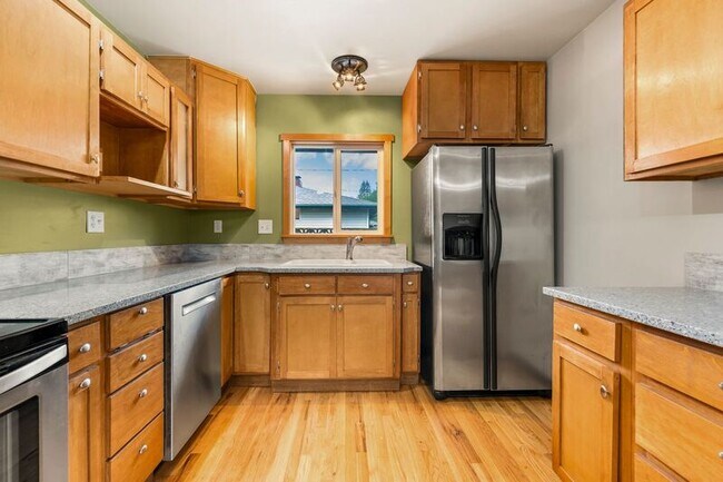 Photo - 12507 NE Knott St