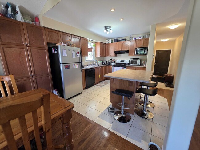 Photo - 496 McCallum St