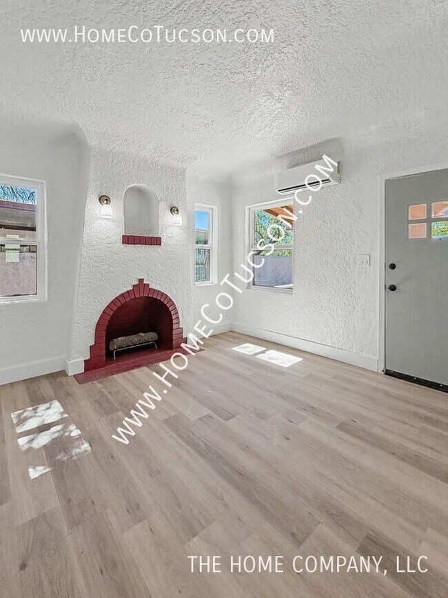 Photo - 1812 E 9th St