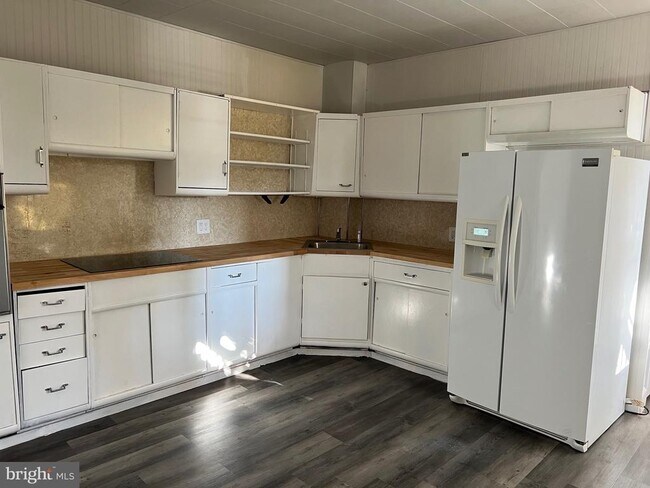 Photo - 533 E Market St