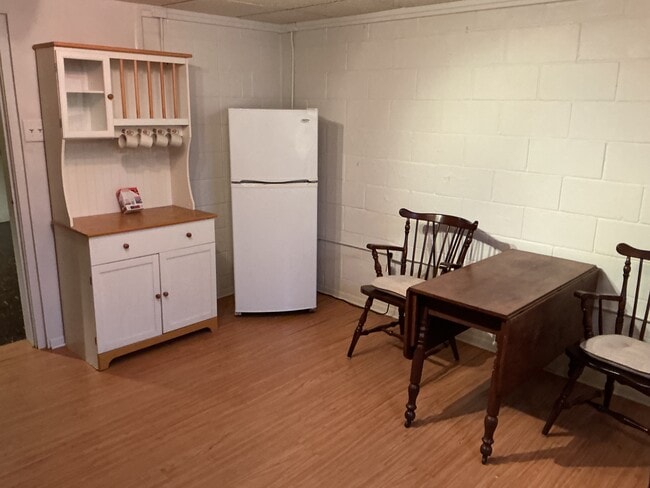 Photo - 5923 Angling Rd