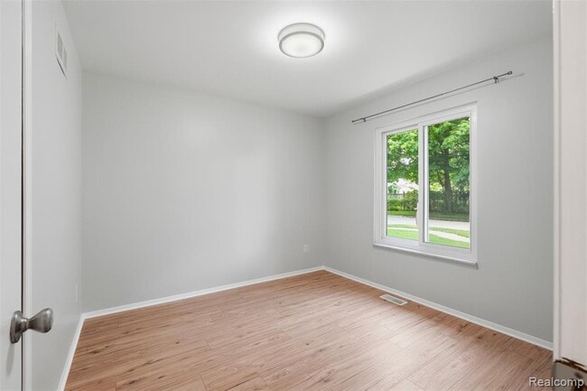 Photo - 1880 Welling Dr