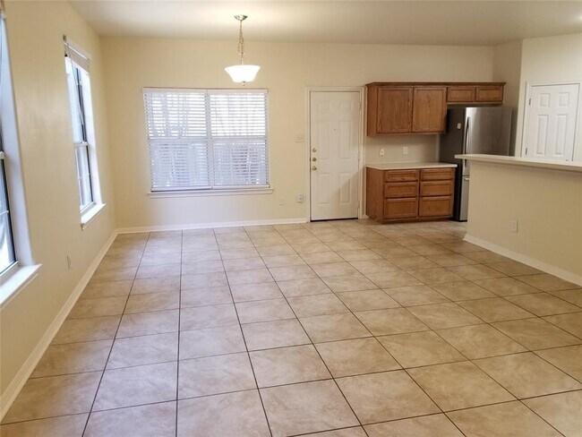 Photo - 2928 Thrushwood Dr