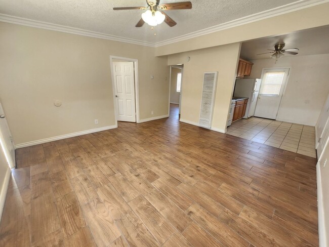 Building Photo - Ocotillo Ave Apt 5826-5828 Unit Ocotillo Ave Apt 5826