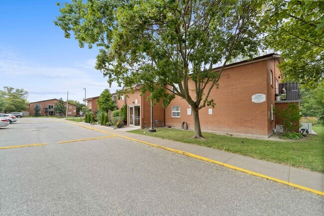 Photo - Empress Court Apartments