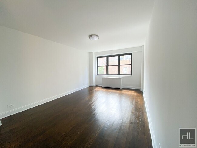 Photo - E 16 ST Unidad 20A