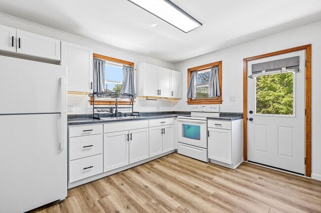 Photo - 2615 Van Buren Ave