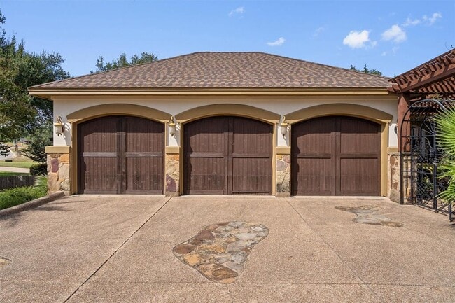 Photo - 15086 Barrie Dr