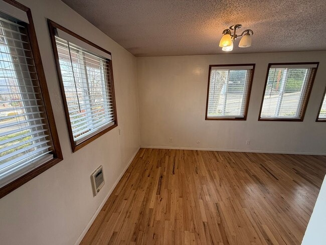 Photo - 376-25 (1605 &amp; 1607) Unit 1607