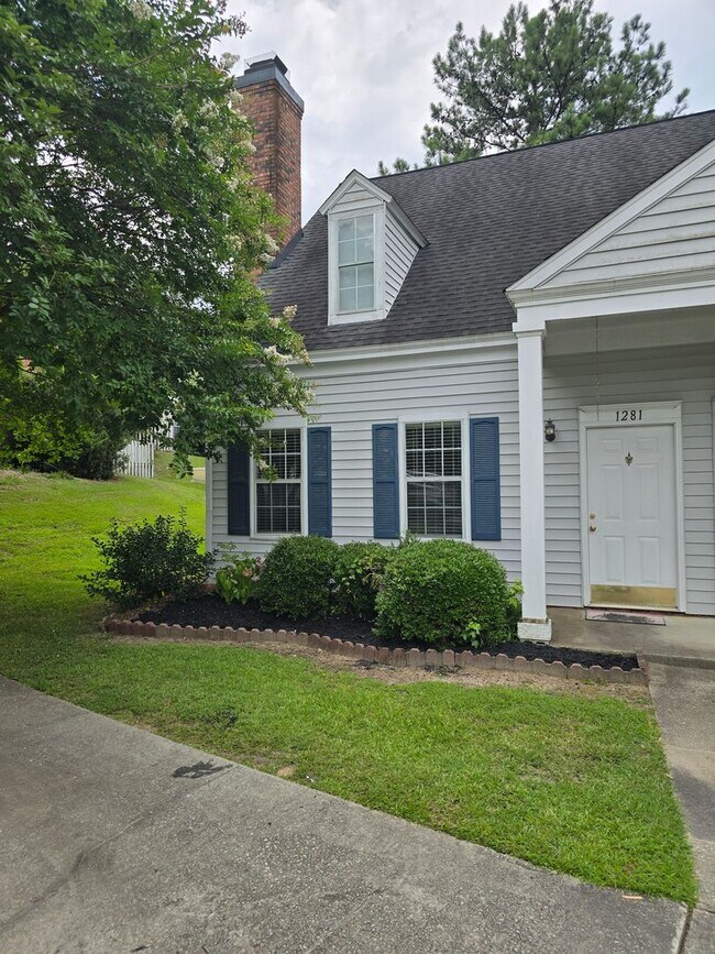 Photo - Walking distance to the Lexington hospital...