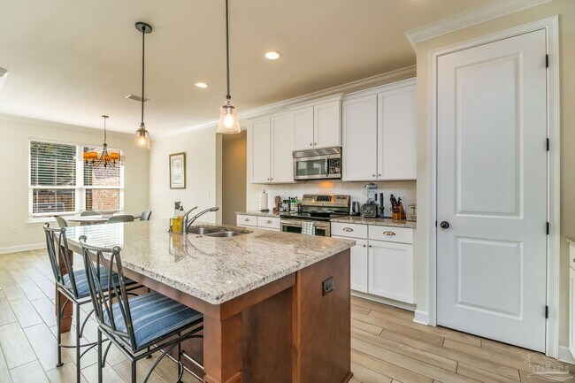 Photo - 874 Lowery Dr