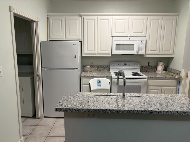 Photo - 309 W Hickory St