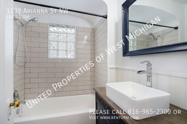 Photo - 1139 Arianna St NW