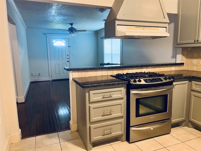 Photo - 124 N Estelle St
