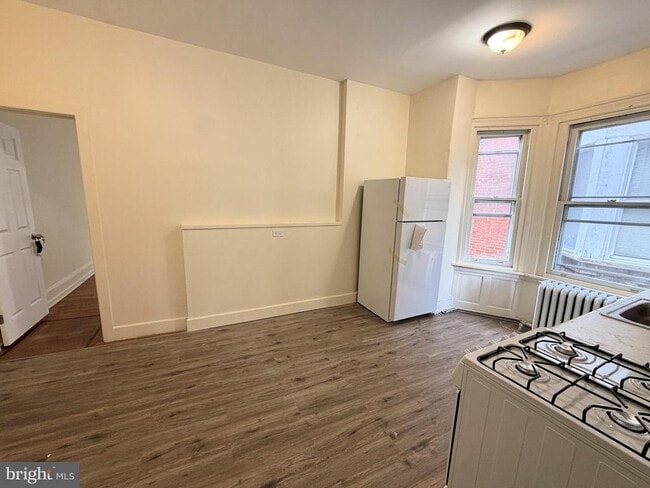 Building Photo - 4718 Hazel Ave Unit 2