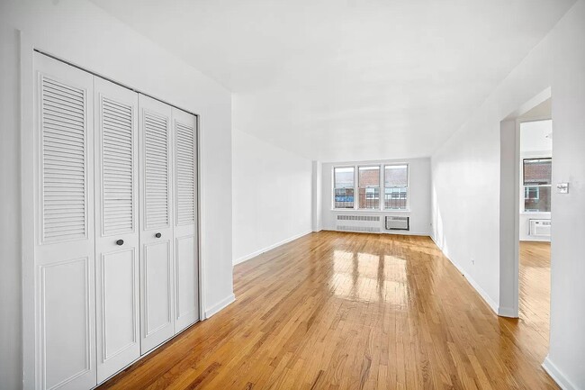 Photo - 415 Argyle Rd