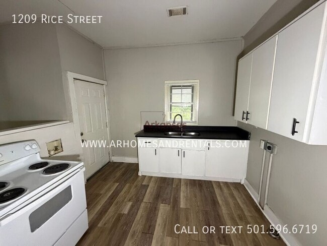 Photo - 1209 Rice St
