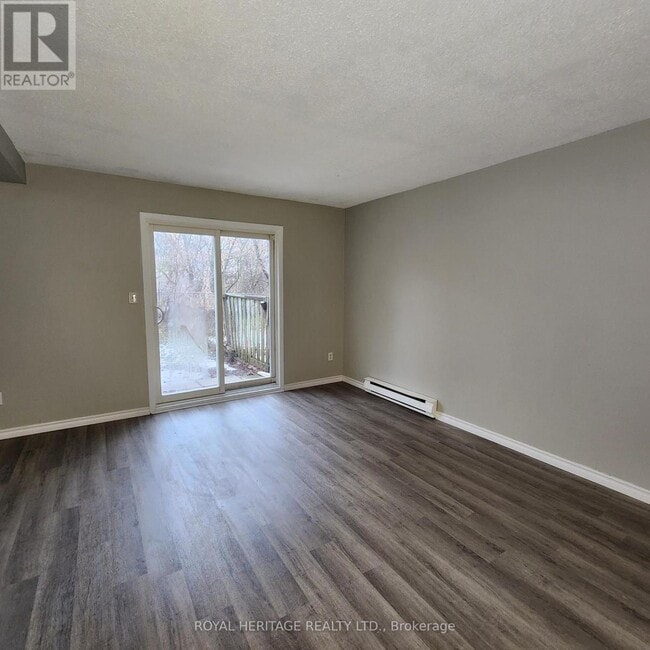 Photo - 725 Cricklewood Dr