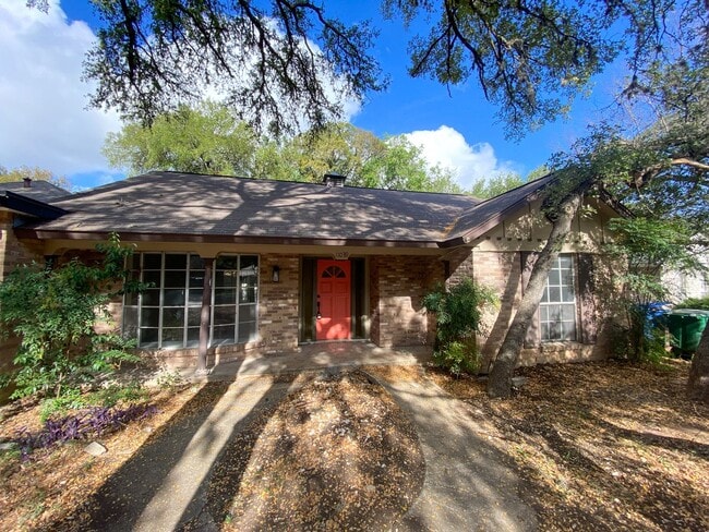 Photo - WHISPERING OAKS RARE FIND 3 BD/2 BA AVAILABLE APRIL 7TH!