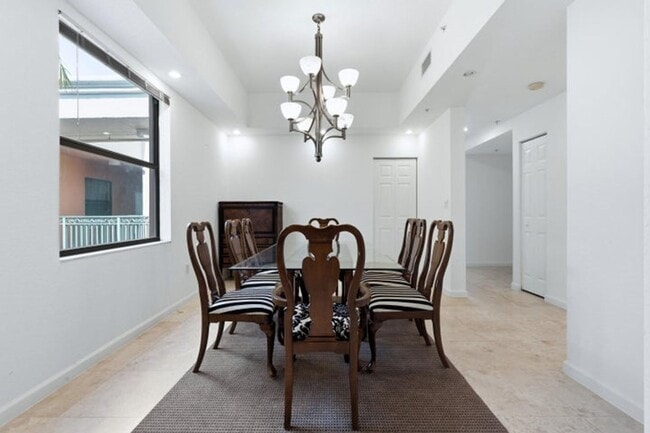 Photo - 1640 Presidential Way