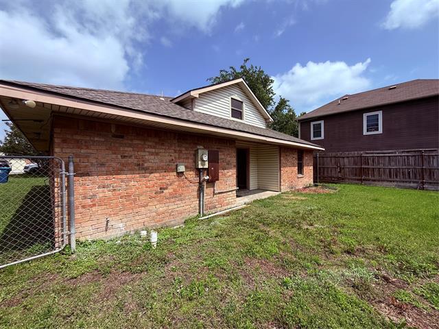 Photo - 609 Trout St