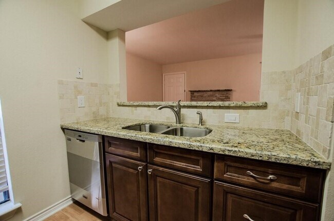 Photo - 3500 Tangle Brush Dr Unit 93