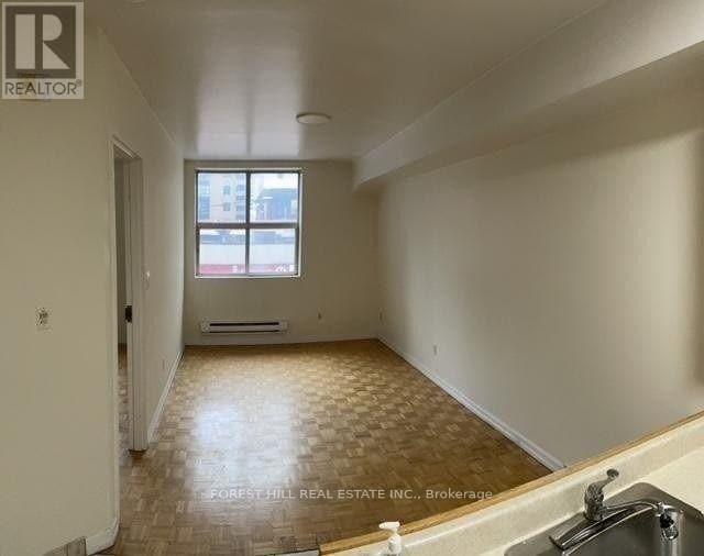 Photo - 126 Dundas St E Unit 202