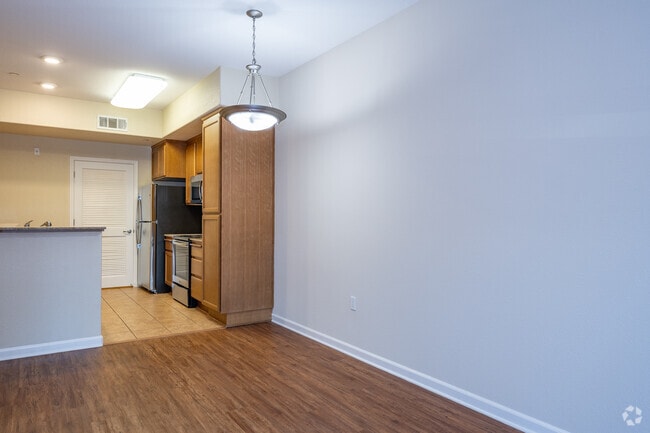 Oakville 1BR, 1BA - 860SF - Dining Room