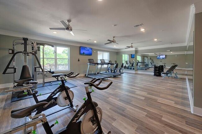 Photo - 2302 Ladbrook Dr Unidad b3