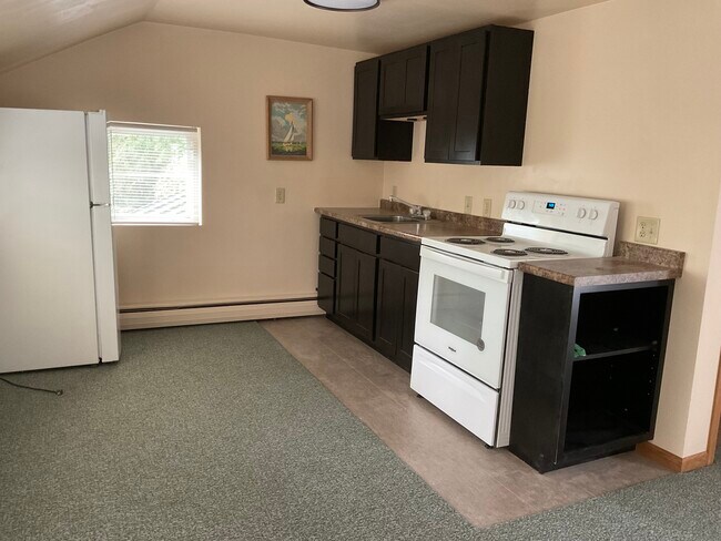 Kitchen - 2121 Cameron Ave Unit 2121