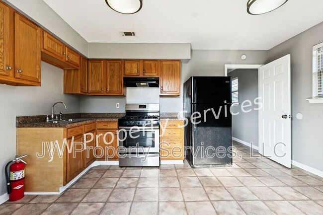 Photo - 2203-2203 Octavia Dr