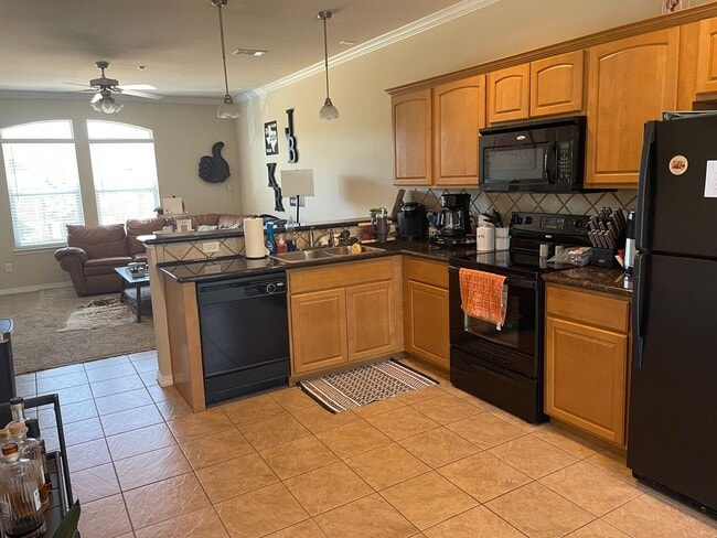 Photo - River Oaks #605 Unidad 305 Holleman #605